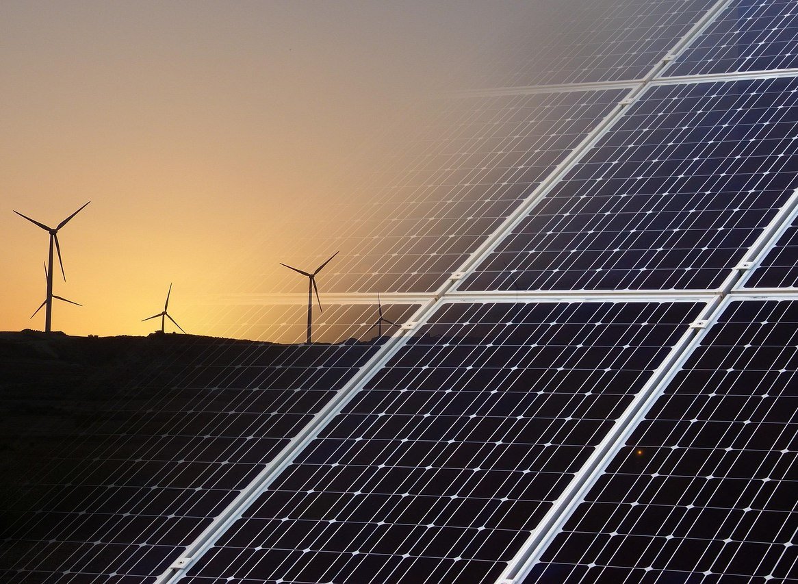 Hybrid renewable generation combining solar and wind