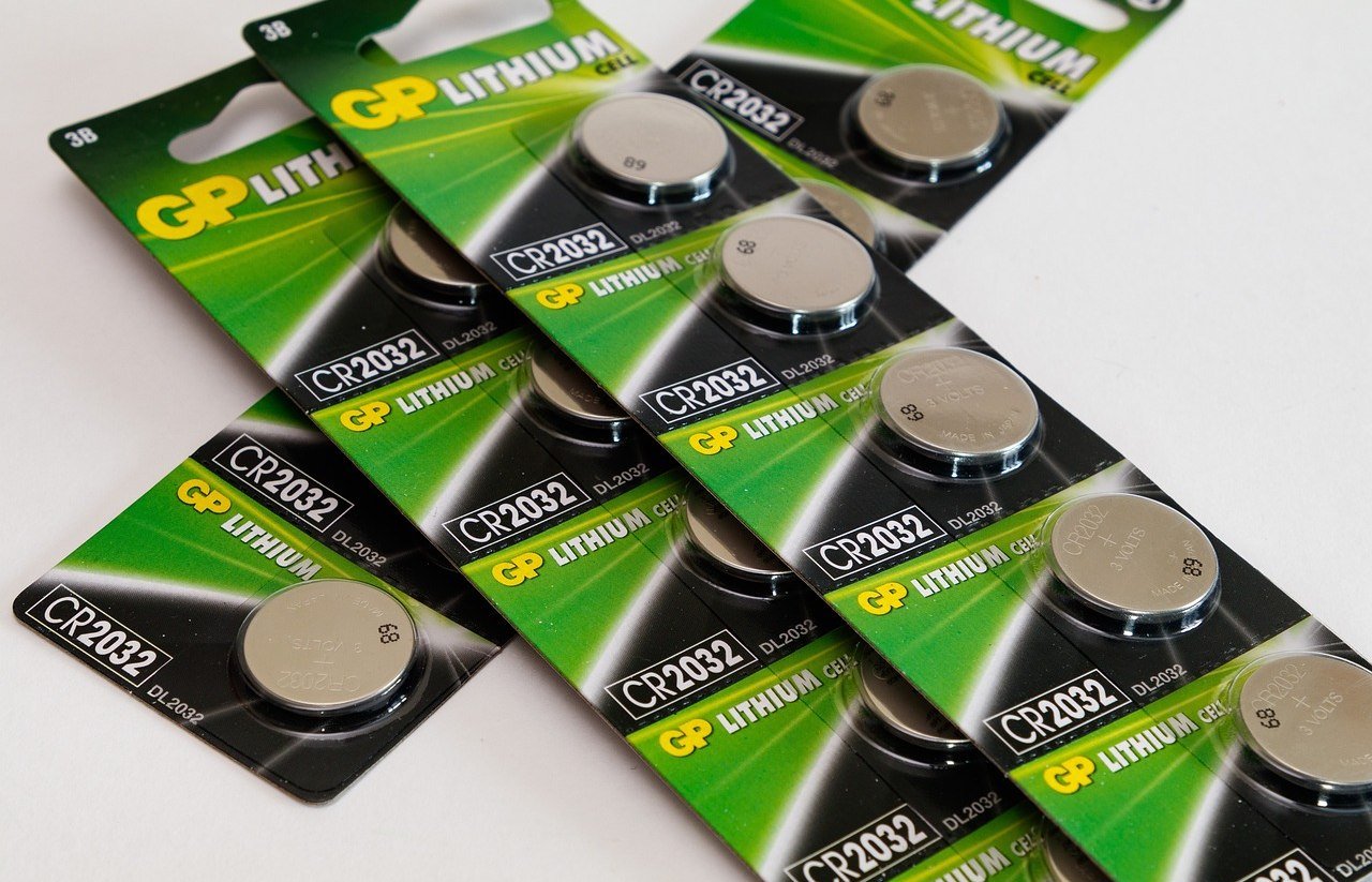 Battery cells charging for energy storage